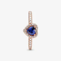 PANDORA - Anello con cuore in rilievo blu scintillante