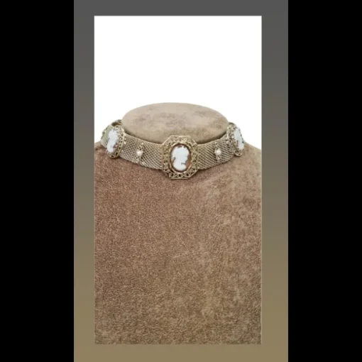 VINTAGE BIJOUX - Choker con 5 inserti in cammeo e perle
